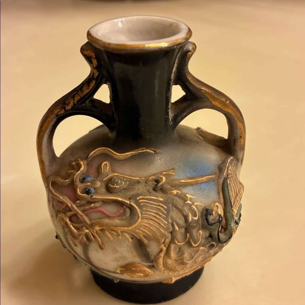 VTG- Enesco Ceramic Vase with Dragon Design - Black and Gold Imports Japan
